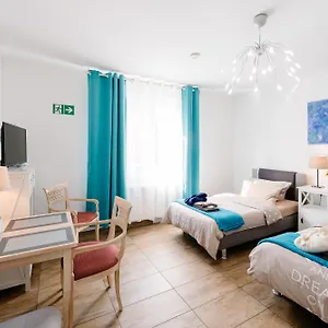 https://gastehaus-am-flughafen-dusseldorf.topcolognehotels.com